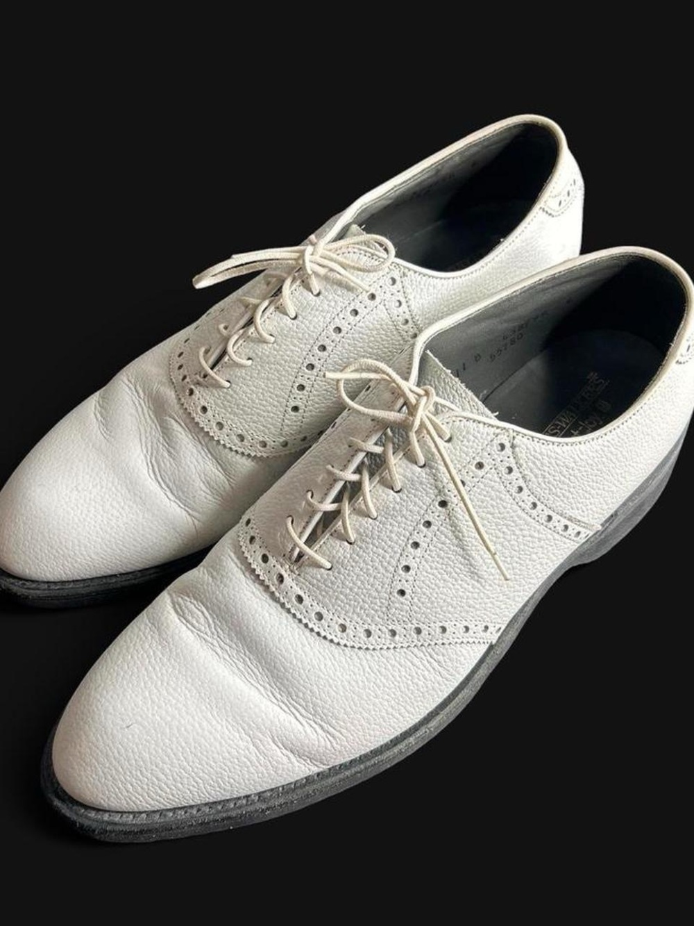 FootJoy Pebbled White Leather Classic White Men’s Wingtip Oxfords 11B NARROW